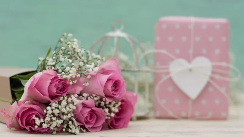 30 frases de feliz aniversário com flores